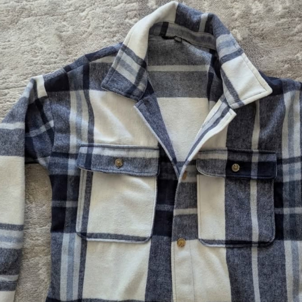 Shacket - Picture 2 of 3